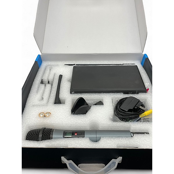 Used Sennheiser XSW2 835 Handheld Wireless System