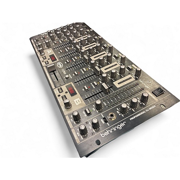 Used Behringer VMX1000 USB DJ Mixer