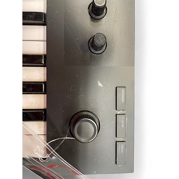 Used Novation KOMPLETE KONTROL M32