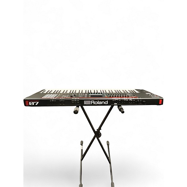 Used Roland Fantom 07 Keyboard Workstation