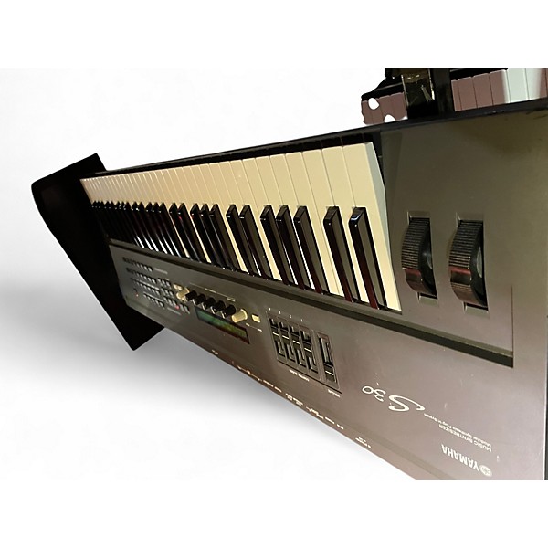 Used Yamaha s30 Keyboard Workstation