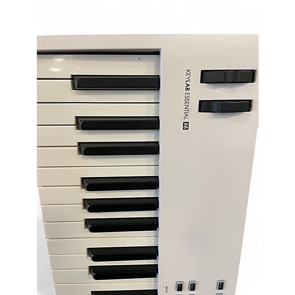 Used Arturia KEYLAB ESSENTIALS 88 MK3