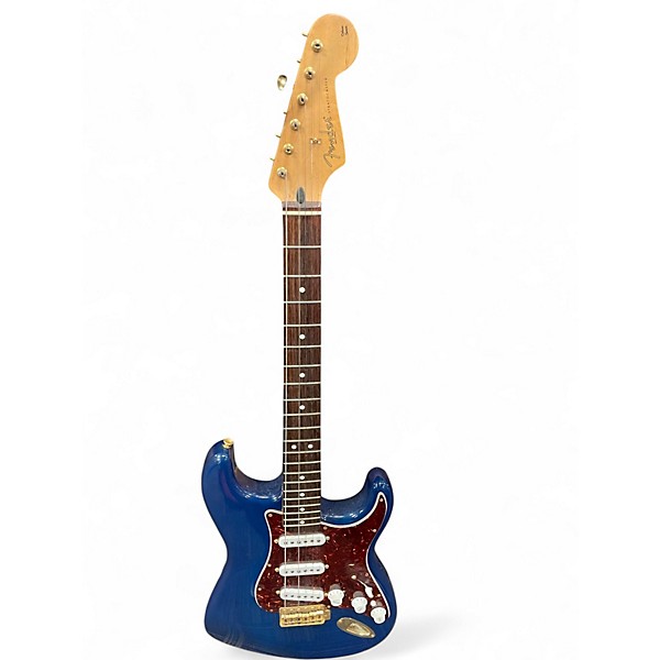 Used 2008 Fender DELUXE PLAYER STRATOCASTER Blue Solid Body Electric Guitar