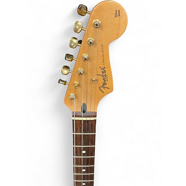 Used 2008 Fender DELUXE PLAYER STRATOCASTER Blue Solid Body Electric Guitar