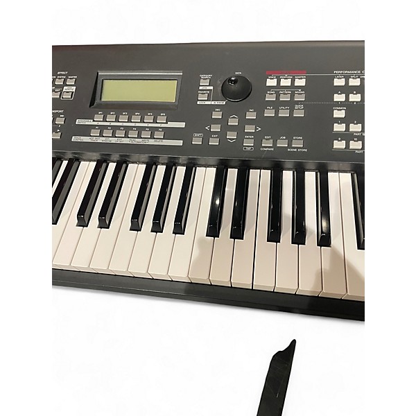 Used Yamaha MOXF8 88 Key Keyboard Workstation