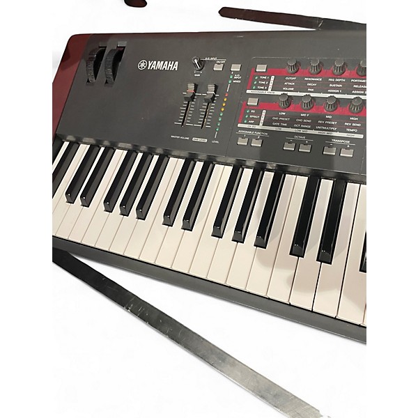 Used Yamaha MOXF8 88 Key Keyboard Workstation