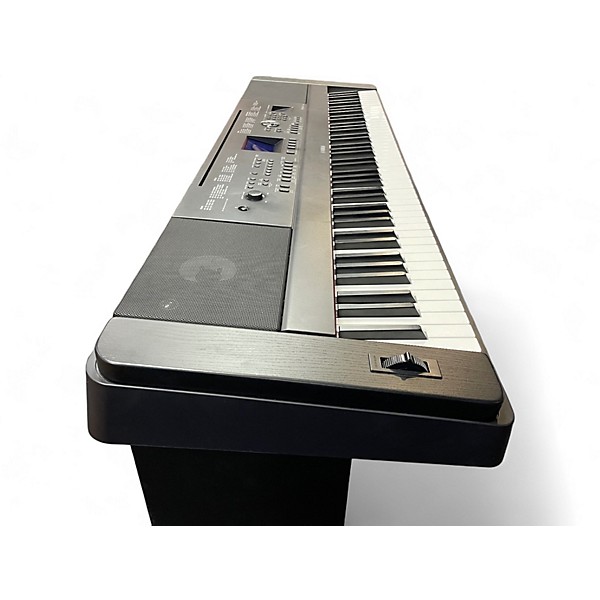 Used Yamaha DGX660 Portable Keyboard