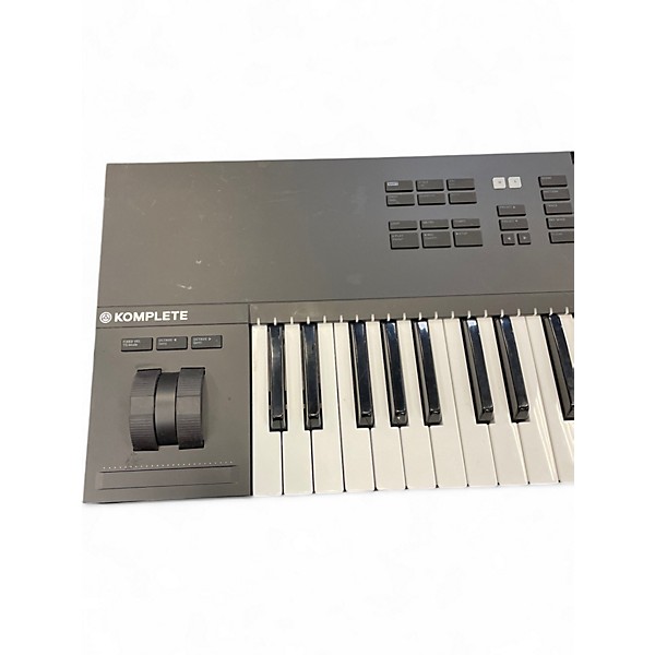 Used Native Instruments Komplete Kontrol S61 MK2 MIDI Controller
