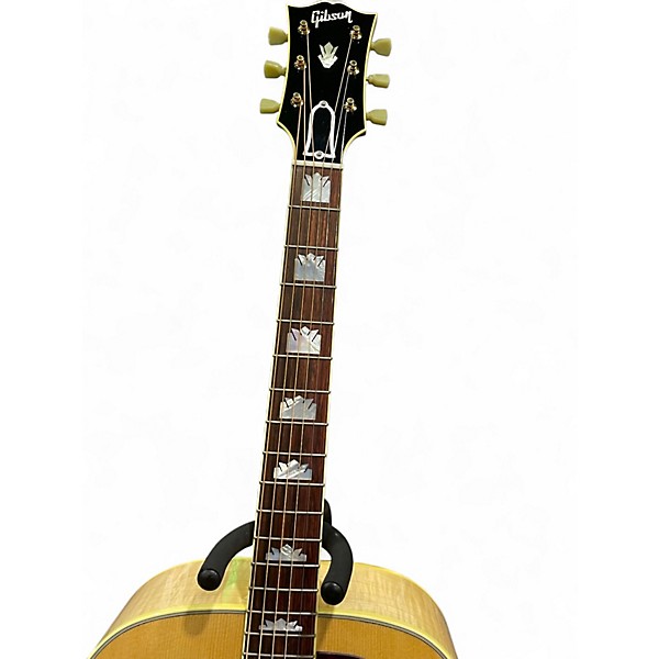 Used 2025 Gibson SJ200 Natural Acoustic Guitar