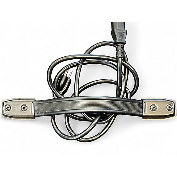 Used Roland kc400 Guitar Cabinet