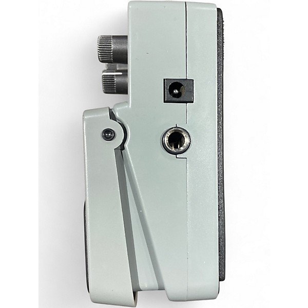 Used Behringer VD400 Vintage Delay Effect Pedal