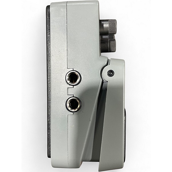 Used Behringer VD400 Vintage Delay Effect Pedal