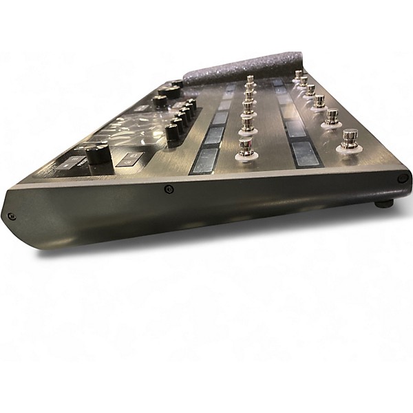 Used Line 6 Helix Effect Processor