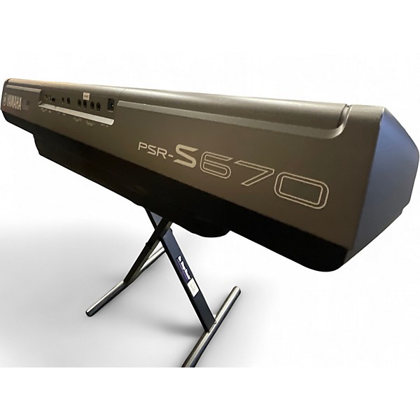 Used Yamaha PSRS670 Arranger Keyboard