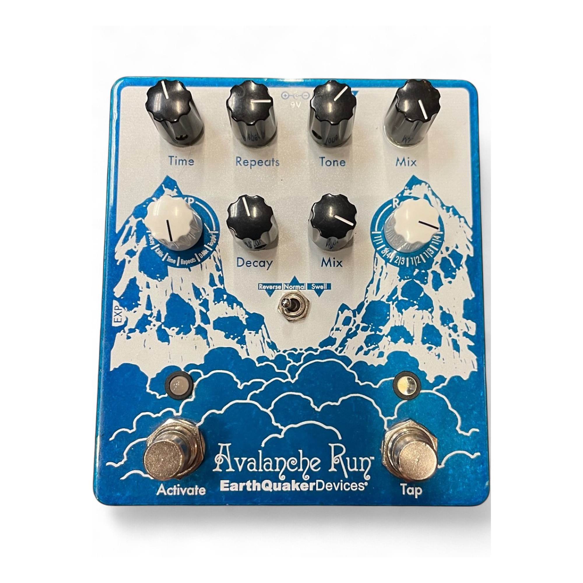 Used EarthQuaker Devices Avalanche Run V2 Delay Effect Pedal