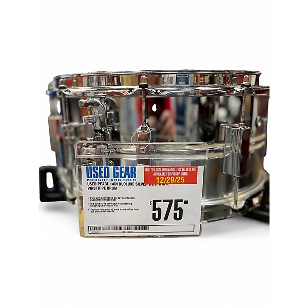 Used Pearl 14in DUOLUXE SILVER WITH WHITE PINSTRIPE Drum