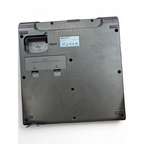 Used Zoom Zoom LiveTrak L-8 8-Channel Mixer Powered Mixer