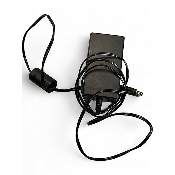 Used Samson Expedition XP106 Powered Speaker