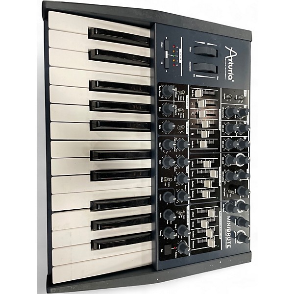 Used Arturia Minibrute ANALOG SYNTHESIZER Synthesizer