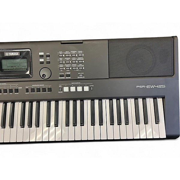 Used Yamaha PSR EW425 Keyboard Workstation