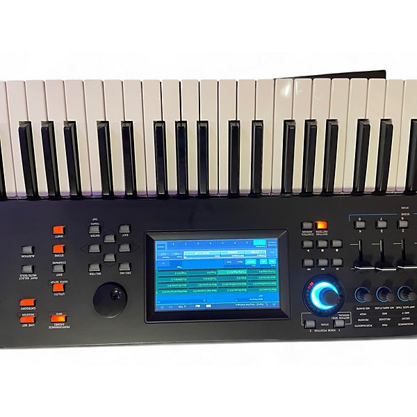 Used Yamaha modx7 plus Keyboard Workstation