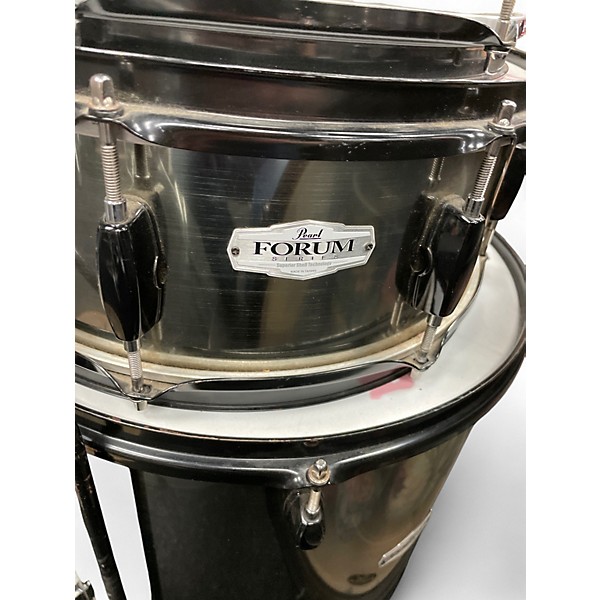 Used Pearl 5 Piece Forum Silver Drum Kit