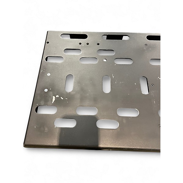 Used Voodoo Lab Dingbat Medium Pedal Board