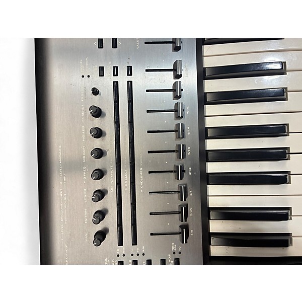 Used KORG Kronos X61 61 Key Keyboard Workstation