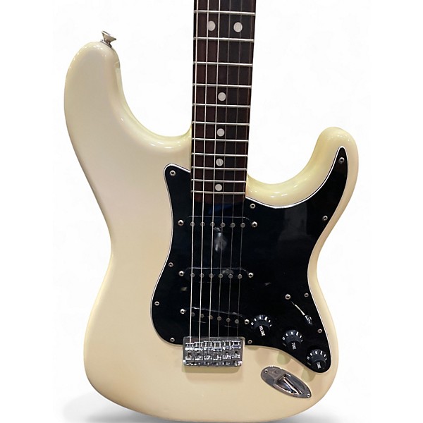 Vintage 1970s Fender Stratocaster White Solid Body Electric Guitar