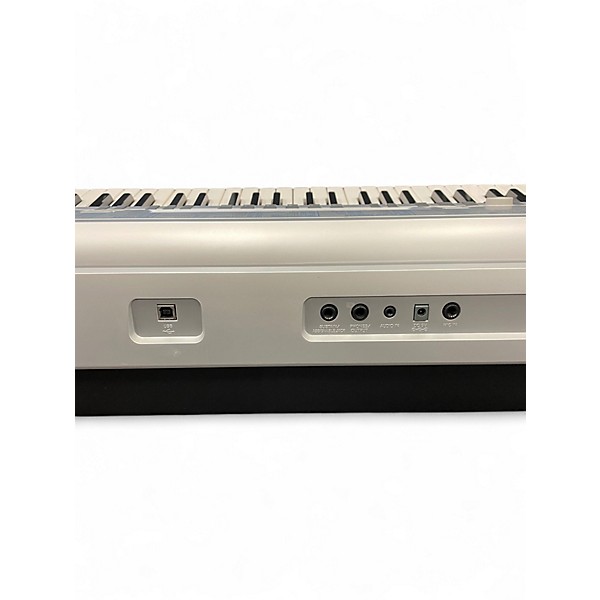 Used Casio WK210 76 Key Keyboard Workstation