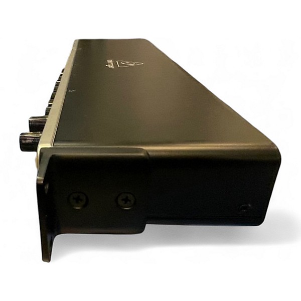 Used Behringer u-phoria umc1820 Audio Interface