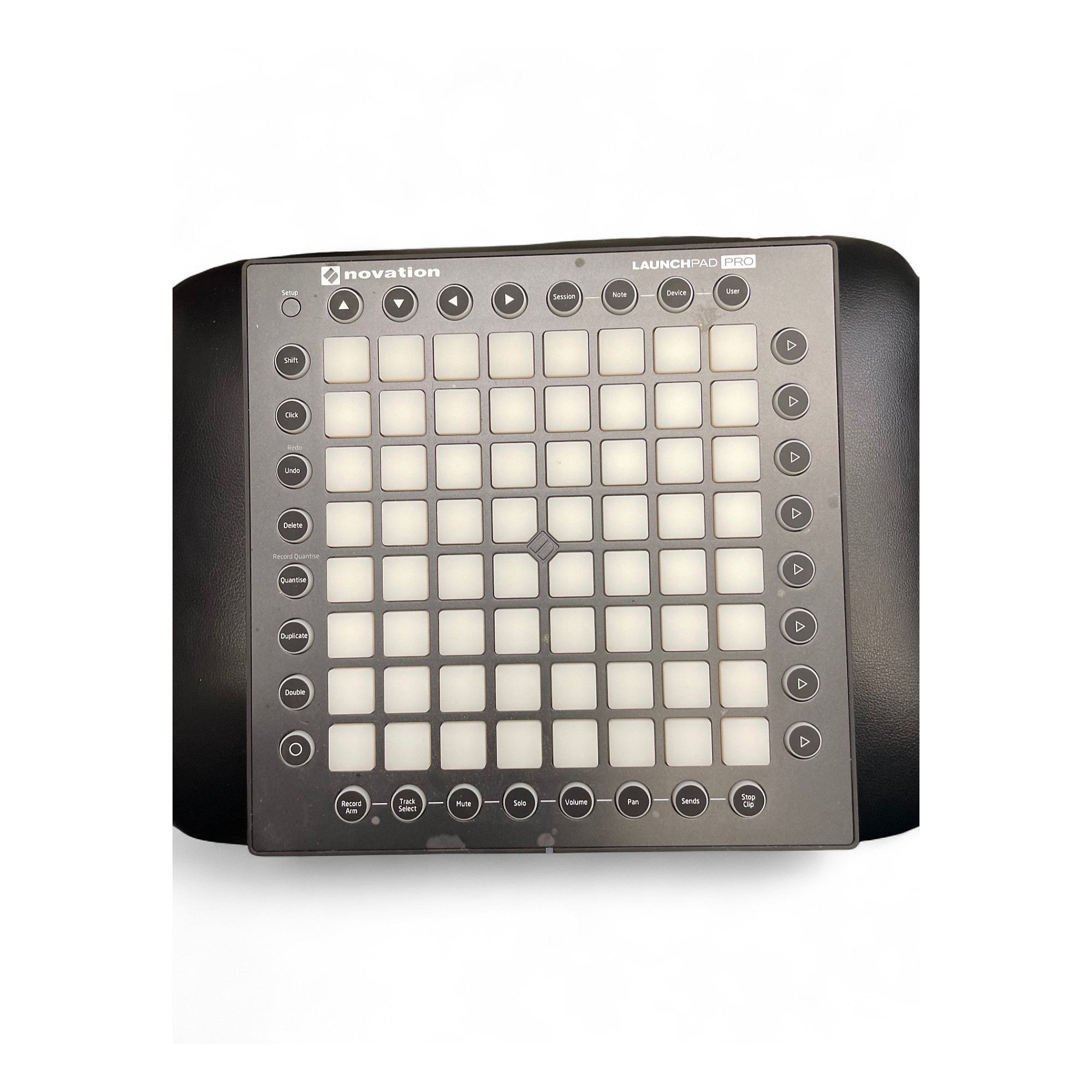 Novation Launchpad Pro　中古 Used Novation Launchpad Pro MIDI Controller | Guitar Center