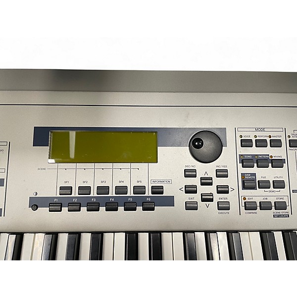 Used Yamaha MO8 88 Key Keyboard Workstation
