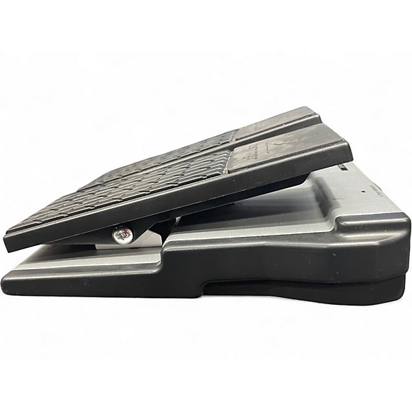 Used Behringer FCB1010 MIDI Controller