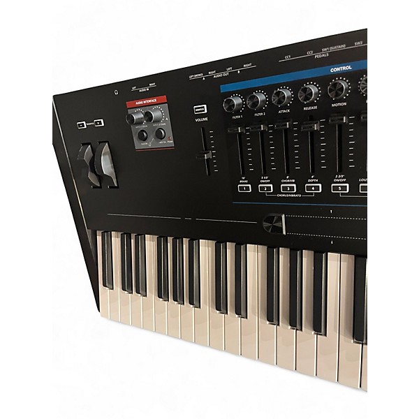 Used Kurzweil K2700 Keyboard Workstation