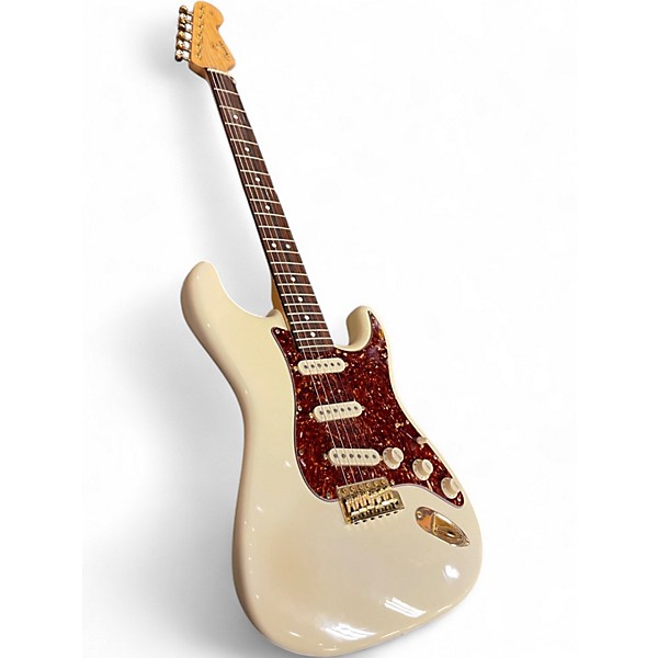 Used Fender FSR 1962 AM DLX White Solid Body Electric Guitar