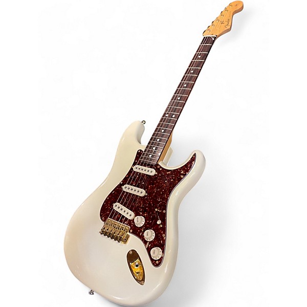 Used Fender FSR 1962 AM DLX White Solid Body Electric Guitar