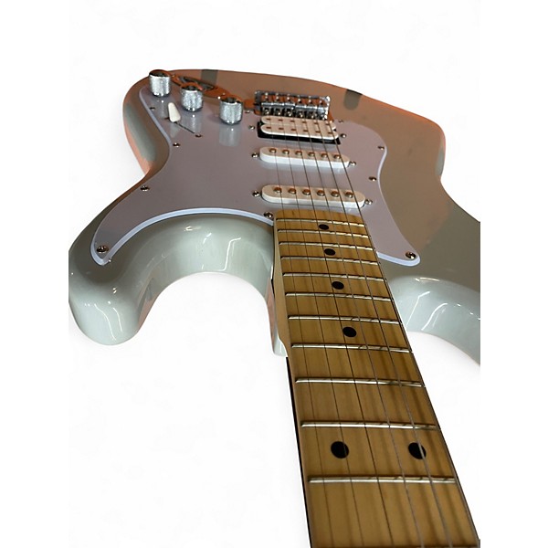 Used Kramer FOCUS VT-211S White Solid Body Electric Guitar