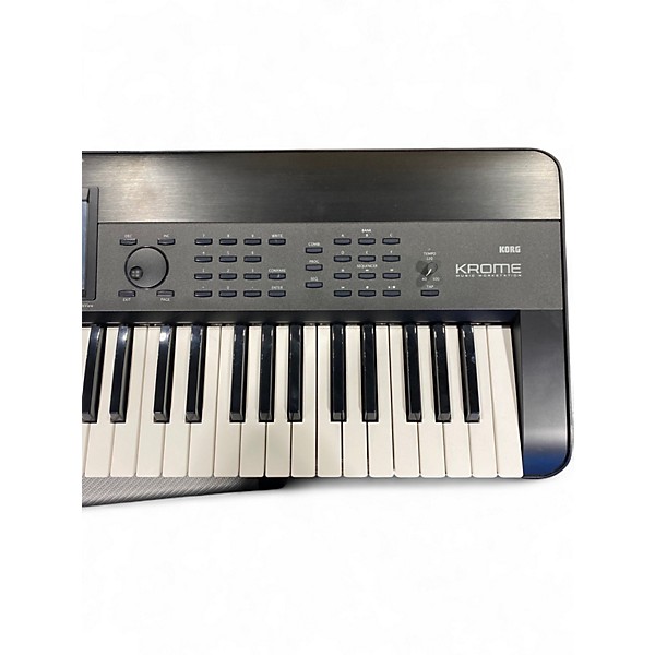Used KORG Krome 61 Key Keyboard Workstation