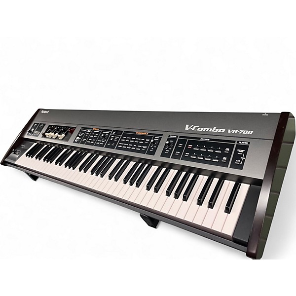 Used Roland VR700 Organ