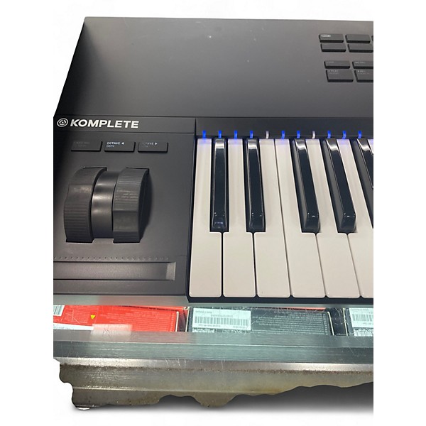 Used Native Instruments Komplete Kontrol S61 MIDI Controller