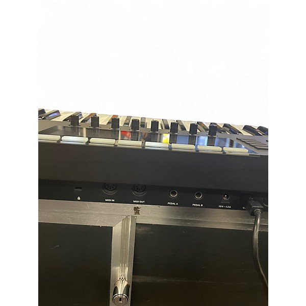 Used Native Instruments Komplete Kontrol S61 MIDI Controller
