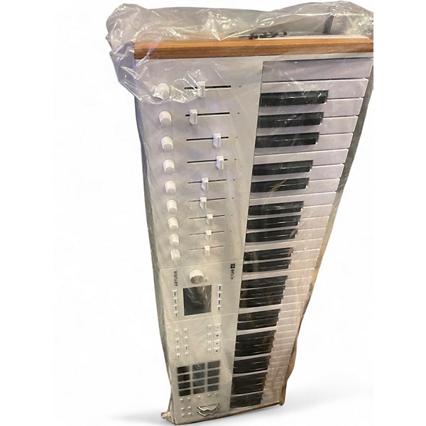 Used Arturia KEYLAB 61 MK3 MIDI Controller