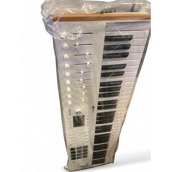 Used Arturia KEYLAB 61 MK3 MIDI Controller