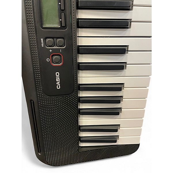 Used Casio CTS200 Portable Keyboard