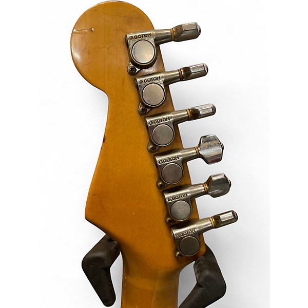 Vintage 1980s Fender ST-562 STRATOCASTER Blue Solid Body Electric Guitar