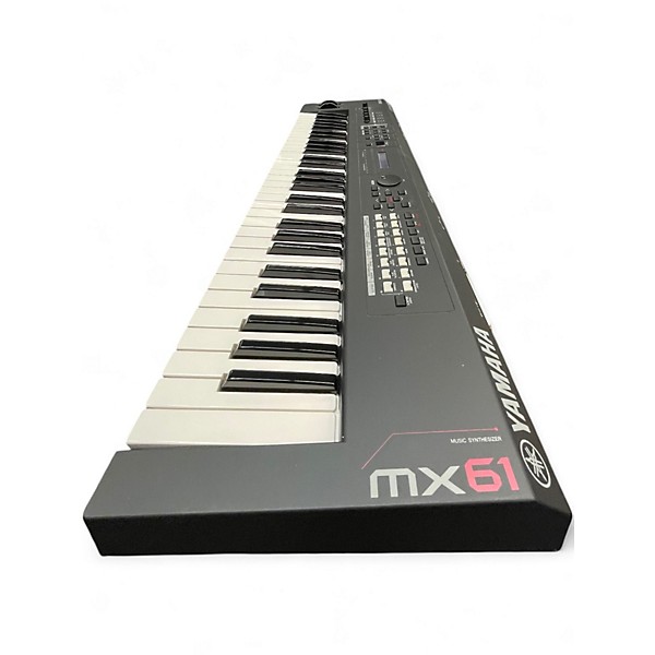 Used Yamaha MX61 61 Key Keyboard Workstation