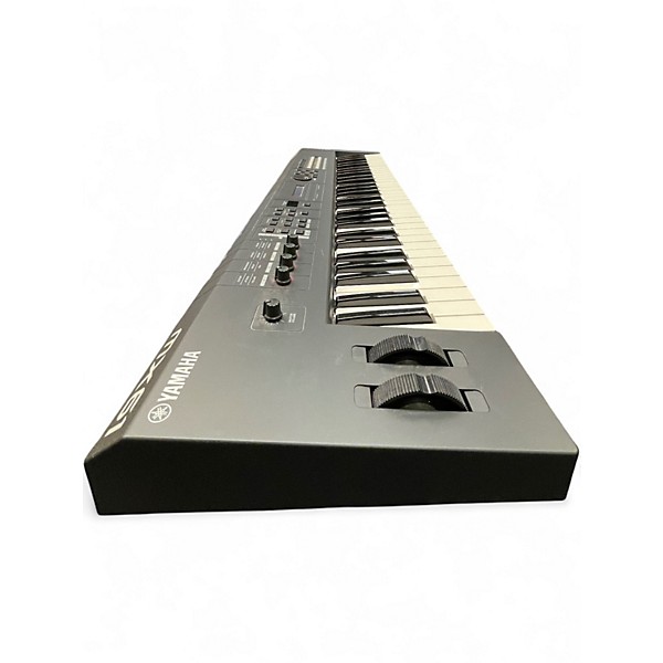 Used Yamaha MX61 61 Key Keyboard Workstation
