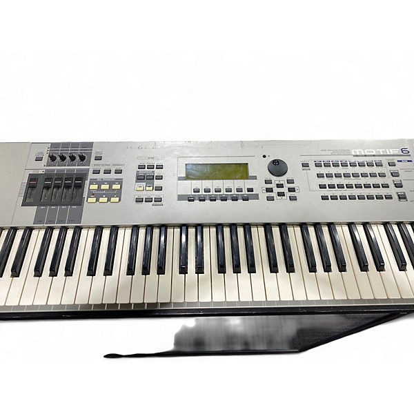 Used Yamaha Motif 6 61 Key Keyboard Workstation