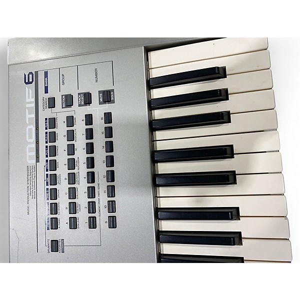 Used Yamaha Motif 6 61 Key Keyboard Workstation
